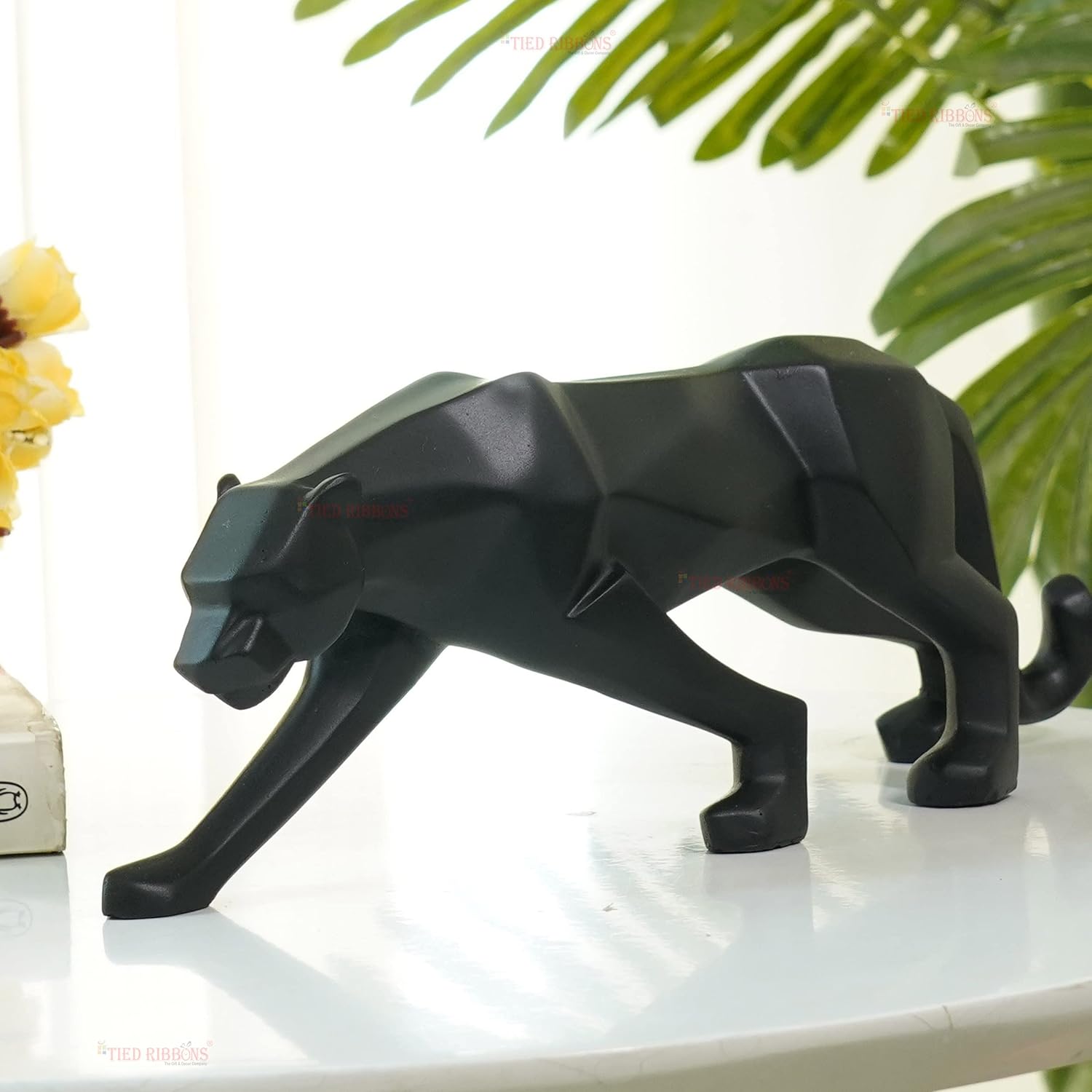 Black Panther Jaguar Sculpture Action Showpiece Animal Figurines Decorative Item For Home Dcor Living Room Bedroom Table Top Decoration