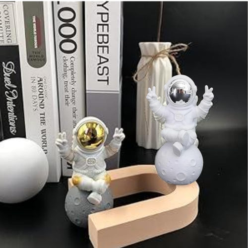 Cute Outer Space Astronaut Figurine Action Figure Statue Astronaut Figurine Home Decor,Desk Decor