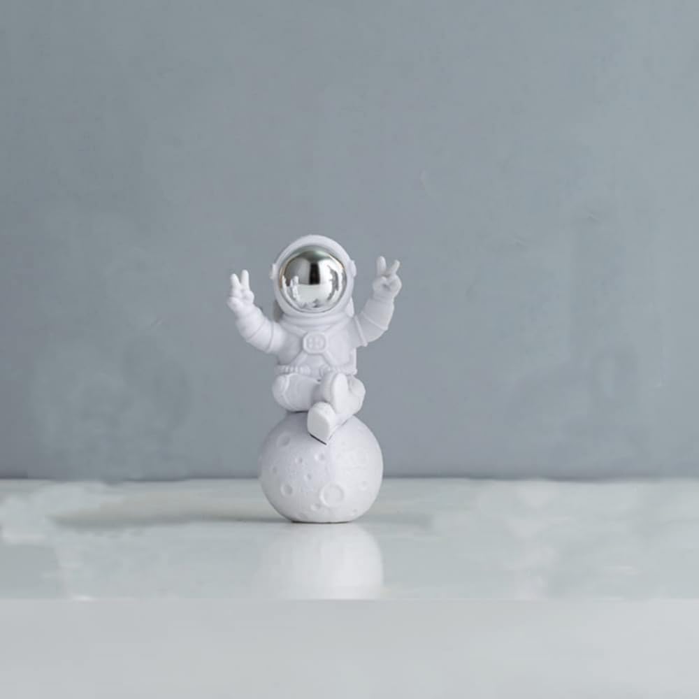 Cute Outer Space Astronaut Figurine Action Figure Statue Astronaut Figurine Home Decor,Desk Decor
