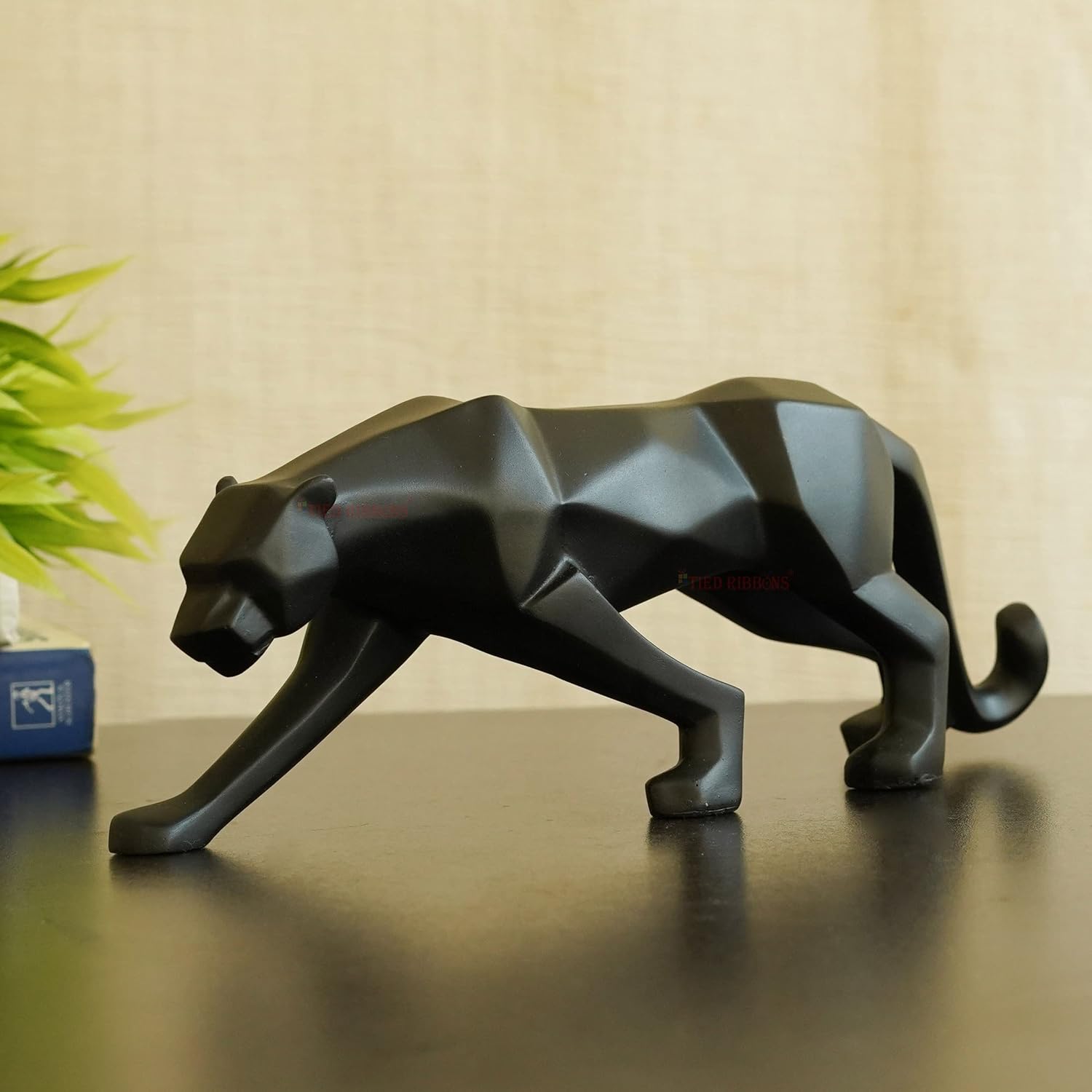 Black Panther Jaguar Sculpture Action Showpiece Animal Figurines Decorative Item For Home Dcor Living Room Bedroom Table Top Decoration